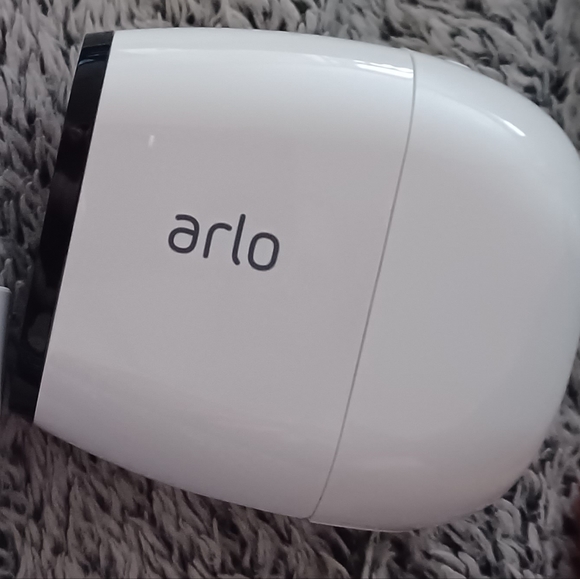 Arlo Pro spotlight camera NIB - Picture 8 of 10